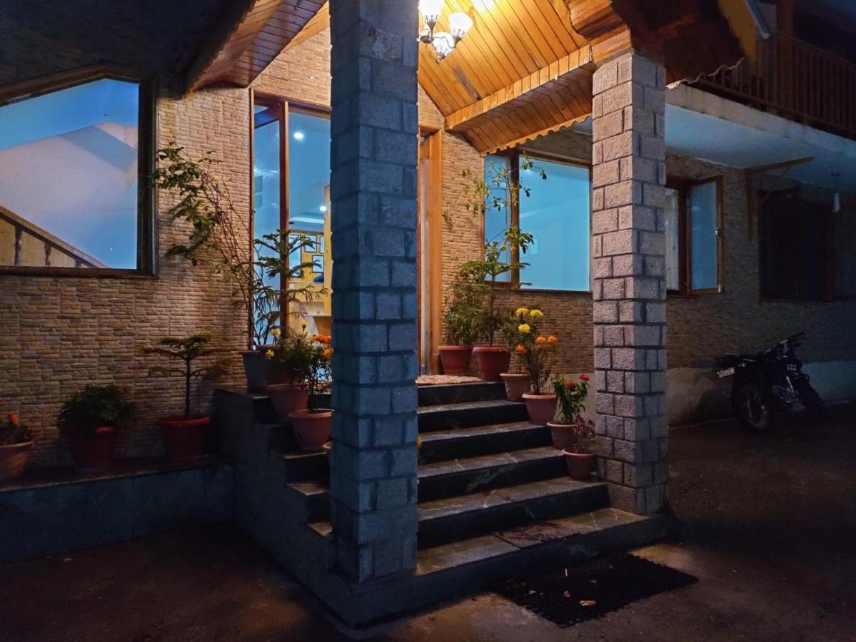 Hotel Mountain Face By Snow City Hotels Manāli Exterior foto
