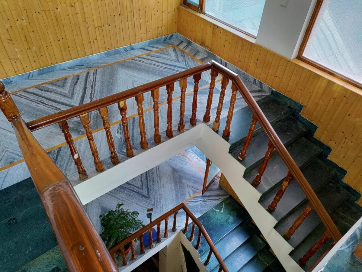 Hotel Mountain Face By Snow City Hotels Manāli Exterior foto